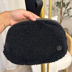 Lululemon - Everywhere Belt Bag 1L Fleece